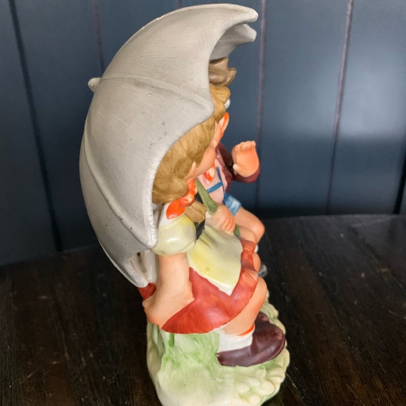 Vintage Lefton Figurine Boy and Girl with Umbrella - Picture 4 of 6